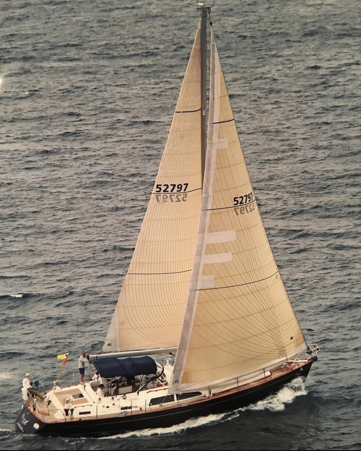 Aerial helicopter photograph of Princess M racing in the Race to Mackinac